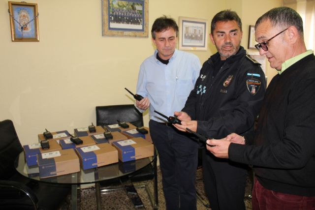 La Policía Local equipa uno de sus vehículos con mampara de seguridad para detenidos - 2, Foto 2