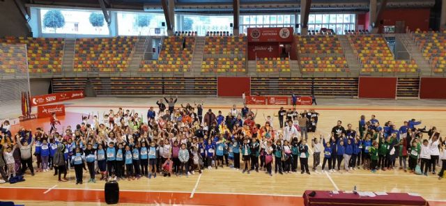 Los colegios Vicente Ros y Virgen del Carmen representarán a Cartagena en la final regional de ´Jugando al Atletismo´ - 1, Foto 1