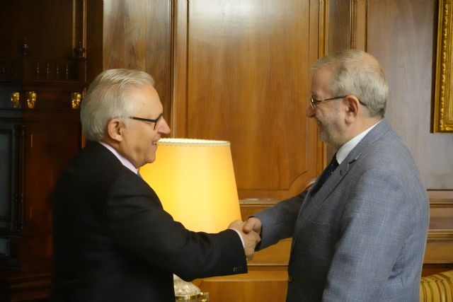 El presidente de la Asamblea recibe al nuevo decano del Colegio de Periodistas de la Región de Murcia - 1, Foto 1