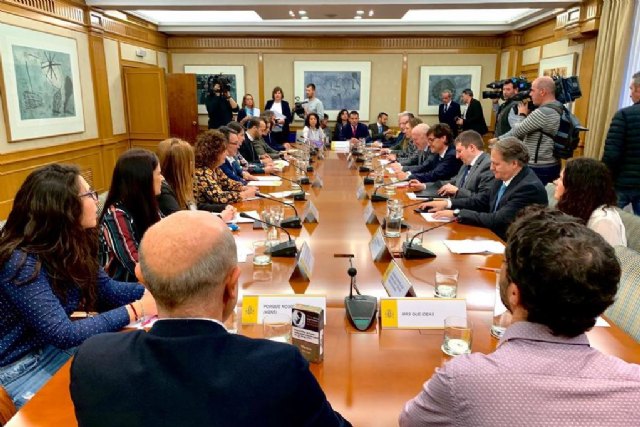 Salvador Illa traslada a sociedades científicas y médicas que el ministerio dará un paso decidido en la legislación contra el tabaco - 1, Foto 1