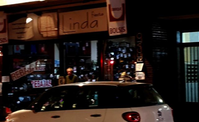 Apagón de escaparates y rótulos en el comercio de Molina - 3, Foto 3