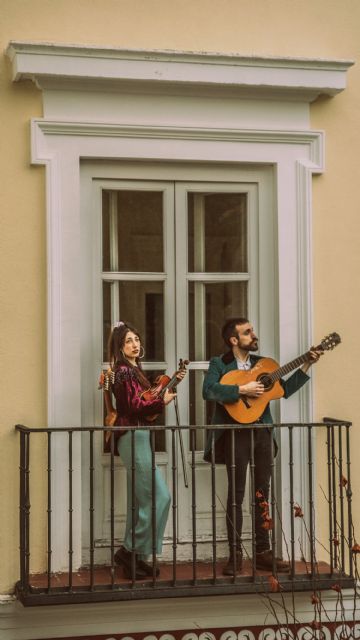 Ombligo: Ángel Cáceres, guitarra y silbido y Ana Sobrino, violín, charango y voz - 3, Foto 3