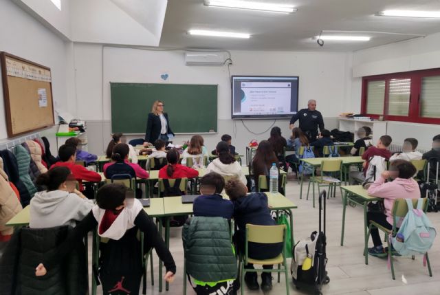 Los centros escolares acogen talleres para concienciar a los menores sobre sus derechosy deberes - 2, Foto 2