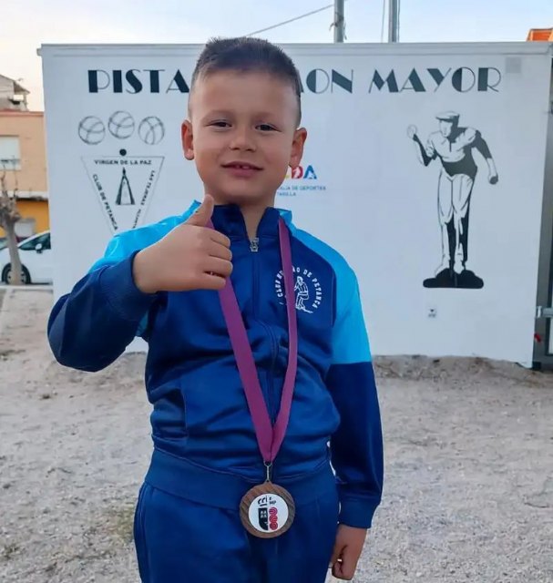 El muleño Antón Santiago gana la medalla de bronce del Campeonato Regional Individual de Petanca con sólo 6 años - 1, Foto 1