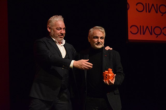 El alcalde Gins Campillo entrega el Premio Alfonso Dcimo de Ilustracin 2024 a Juan lvarez, Foto 1