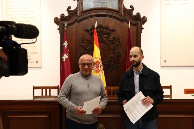 PSOE e IU llevarán al pleno municipal una propuesta en apoyo a los sanitarios del Área III y para exigir la equiparación de sus derechos con el resto de la región - 1, Foto 1