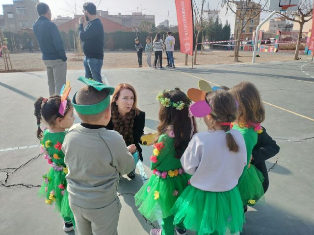 El CEIP Hellín Lasheras de Javalí Viejo contará con una nueva zona verde y de sombra con la plantación de nuevos árboles - 3, Foto 3