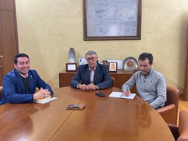 El presidente de la CHS mantiene una reunión con el Ayuntamiento de Las Torres de Cotillas - 1, Foto 1