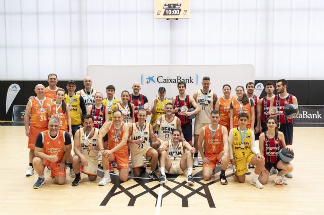 UCAM Murcia se lleva el bronce de la primera edición del 'Partido de las Aficiones CaixaBank' en Valencia - 4, Foto 4