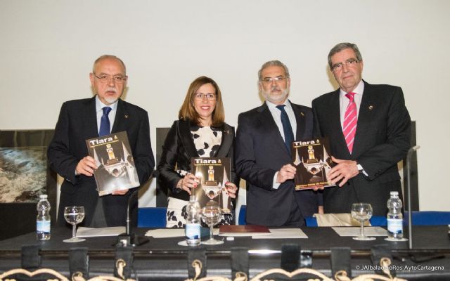 La Agrupacion de San Pedro Apostol presento el numero 24 de su revista Tiara - 1, Foto 1