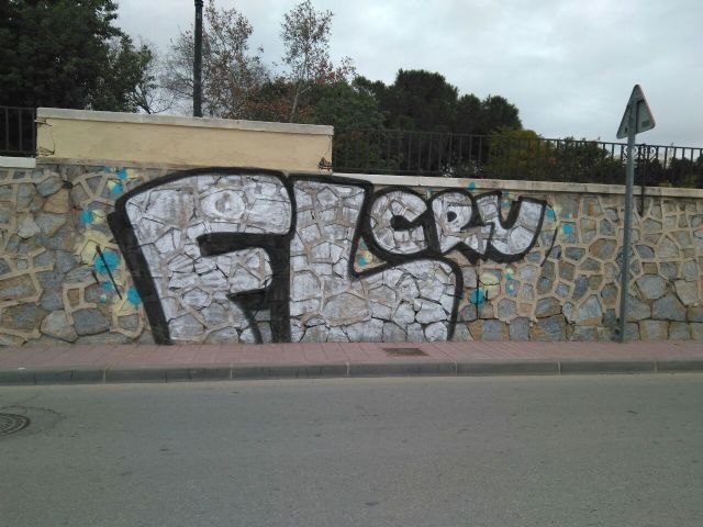 Huermur denuncia en la policía las pintadas del paseo del Malecón - 1, Foto 1