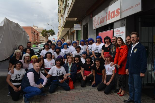 Kilos de solidaridad en la mudá de Ntro. Padre Jesús Nazareno, Santísimo Cristo de la Oración en el Huerto y Santiago Apóstol - 1, Foto 1