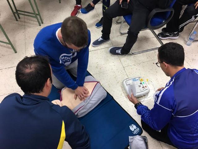 Protección Civil continúa con los alumnos del TAFAD del IES 'Salvador Sandoval' los cursos sobre el uso de desfibriladores - 2, Foto 2