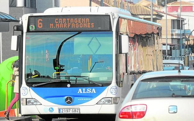 Los vecinos de la zona oeste exigen más concreción sobre la experiencia piloto de la nueva línea urbana - 1, Foto 1