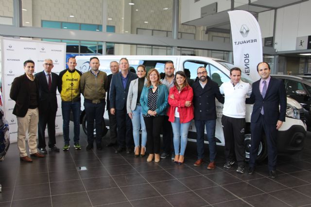 Aidemar recibe un nuevo vehículo adaptado en el 25 aniversario de su club deportivo - 2, Foto 2