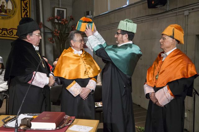 Toms Fuertes ingresa en el cuadro de honor de la Universidad de Murcia, Foto 1