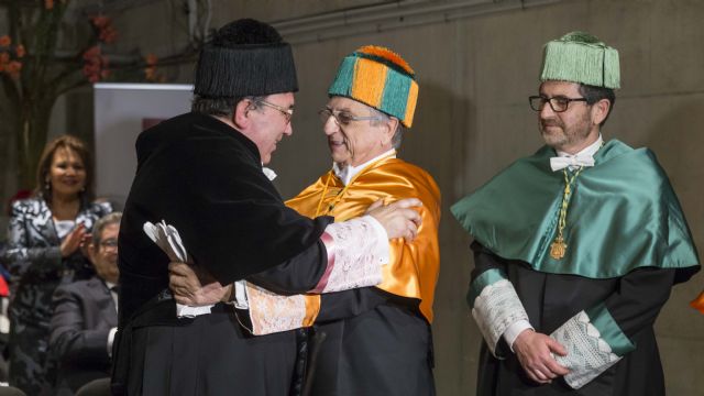 Toms Fuertes ingresa en el cuadro de honor de la Universidad de Murcia, Foto 2