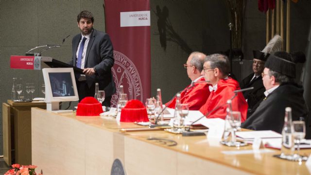 Toms Fuertes ingresa en el cuadro de honor de la Universidad de Murcia, Foto 4