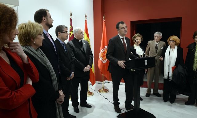 El Ayuntamiento abre sus puertas para que los murcianos participen en el bordado colectivo del nuevo manto de ´La Morenica´ - 1, Foto 1