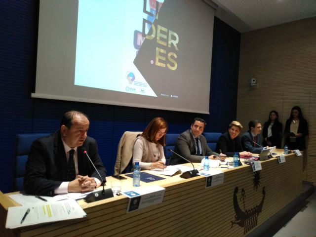 La I Edición de los Premios LídeR.ES homenajea a 60 líderes empresariales, sociales y políticos de la Región de Murcia - 2, Foto 2