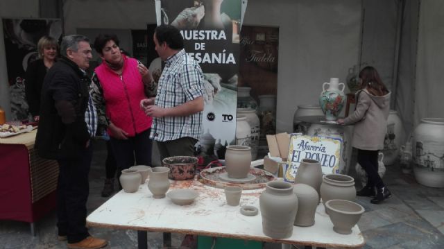 La II Muestra Artesana ha presentado este fin de semana productos alfareros y oficios artesanos varios a los visitantes, Foto 6
