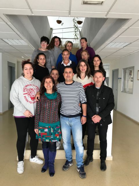 Clausura y entrega de diplomas de la acción formativa Atención sociosanitaria a personas dependientes en Instituciones Sociales - 1, Foto 1