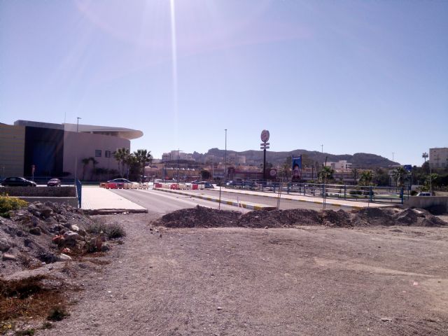 Ciudadanos pide explicaciones por la dejadez en la apertura del puente de acceso a urbanización los Jardines - 3, Foto 3