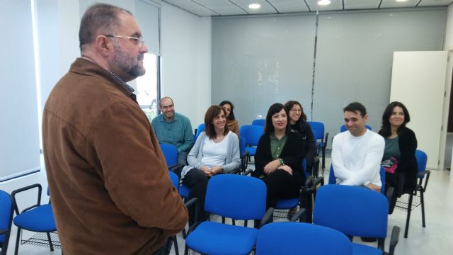 The Department of Industry meets with the entrepreneurial users of the Business Incubator, Foto 4