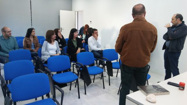 The Department of Industry meets with the entrepreneurial users of the Business Incubator, Foto 5