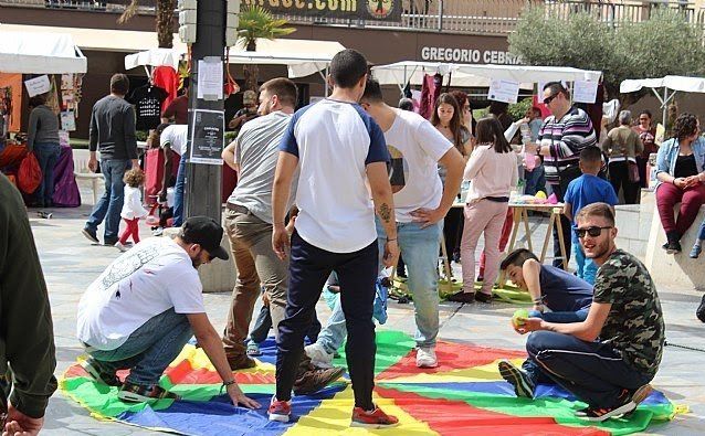 La Plaza Solidaria se celebra este domingo 24 de marzo en la plaza de la Balsa Vieja con el Mercadillo Solidario, animación y juegos populares, Foto 4