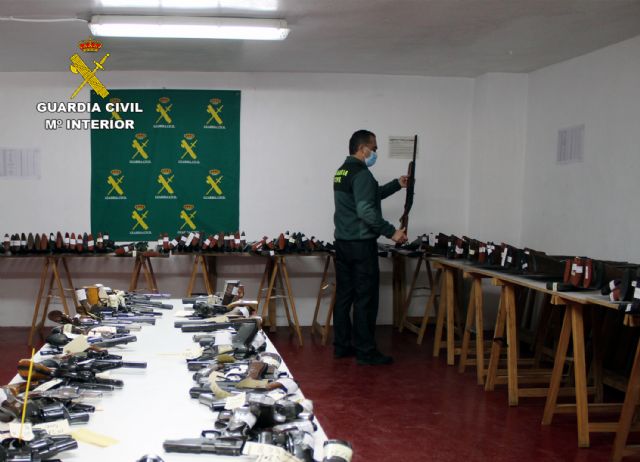 La Guardia Civil de Murcia celebra la exposición-subasta de armas del año 2022 - 2, Foto 2