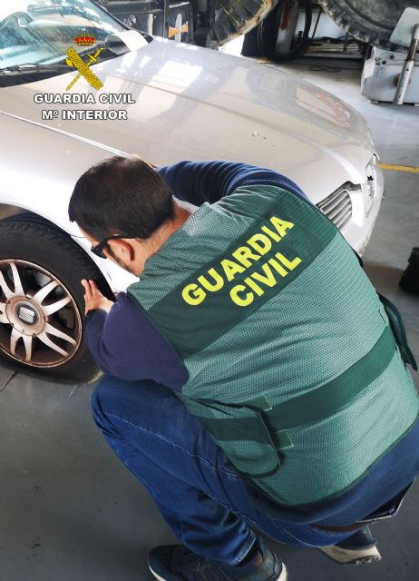 La Guardia Civil detiene al sospechoso de pinchar cerca de un centenar de ruedas de 40 vehículos - 2, Foto 2