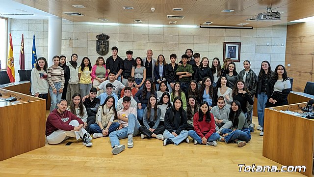 Catorce estudiantes italianos devuelven la visita que alumnos del IES Juan de la Cierva realizaron en febrero, Foto 1