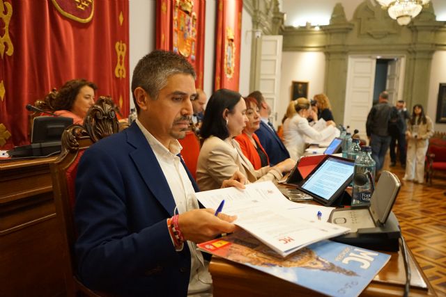 Diego Ortega (PP) rehúsa rendir cuentas sobre el mal estado de la limpieza del municipio y de la colmatación del vertedero - 1, Foto 1