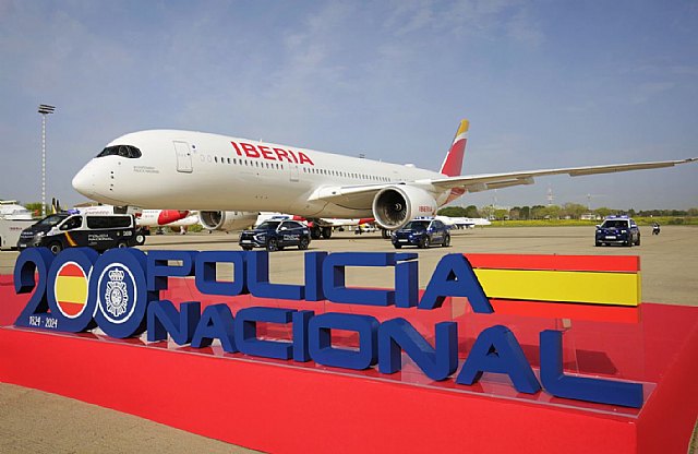 Iberia bautiza su último A350 Next con el nombre de “Bicentenario Policía Nacional” - 1, Foto 1