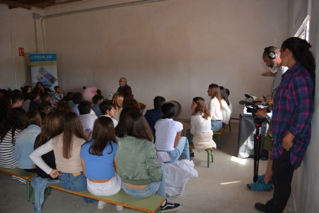 Una exposición escolar acerca las salinas de Marchamalo a la población local - 2, Foto 2