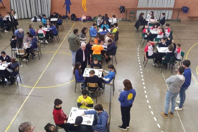 Cartagena celebra el primer encuentro escolar de dominó con triunfos de estudiantes de El Algar y La Aljorra - 1, Foto 1