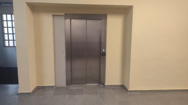 El Ayuntamiento mejora la accesibilidad del Pabellón Carlos García con la instalación de un ascensor - 1, Foto 1