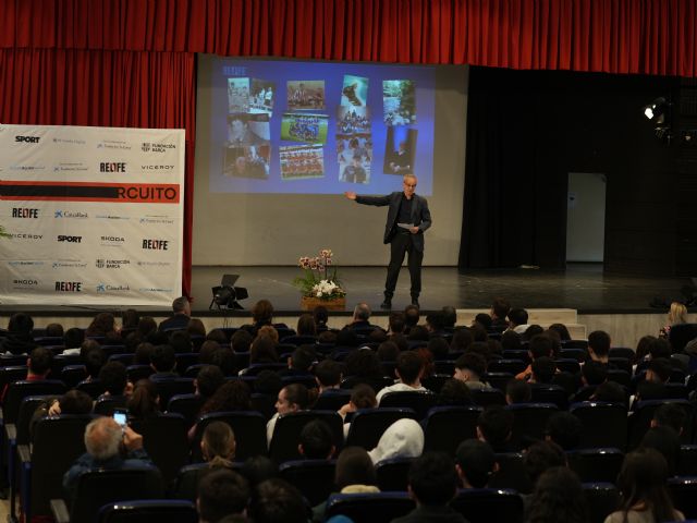 CaixaBank y Fundación Relife reúnen en Murcia a 400 jóvenes para formarlos contra las adicciones a drogas y pantallas - 2, Foto 2