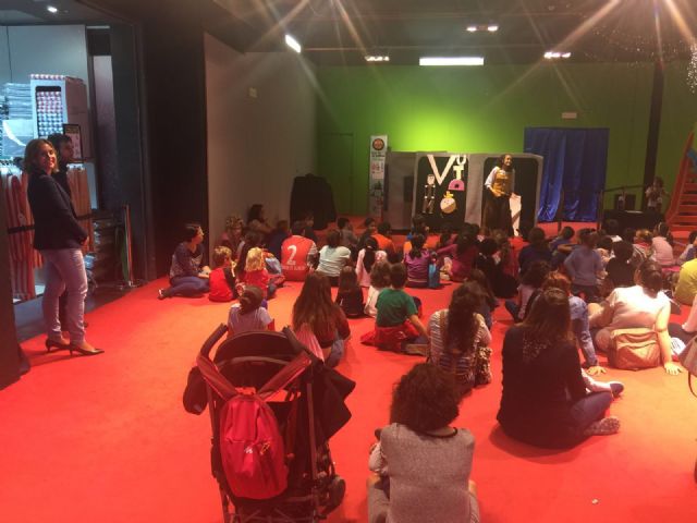 230 menores  participan en actividades de ocio y tiempo libre que el Ayuntamiento de Murcia organiza con motivo del día del libro - 1, Foto 1