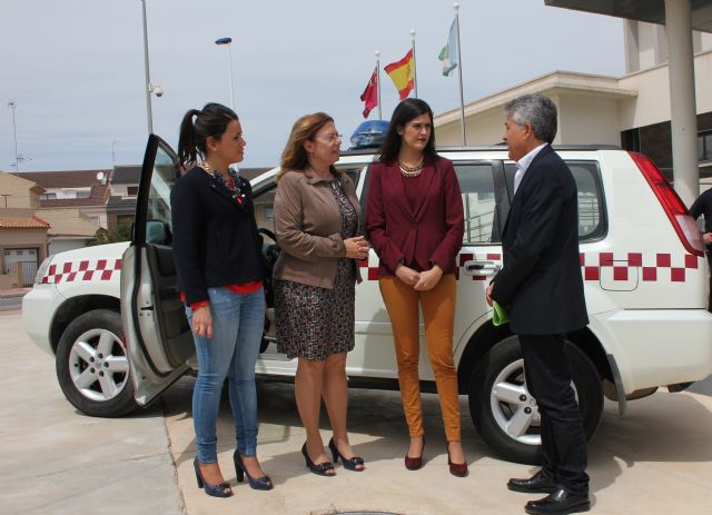 Hacienda entrega un vehículo al Ayuntamiento de San Pedro del Pinatar para servicios municipales - 1, Foto 1