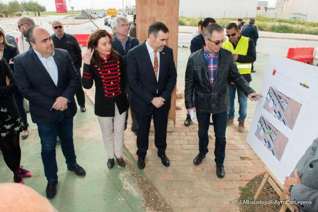 Una nueva rotonda en el Poligono Industrial de La Palma mejorara la accesibilidad y la seguridad vial en la zona - 1, Foto 1