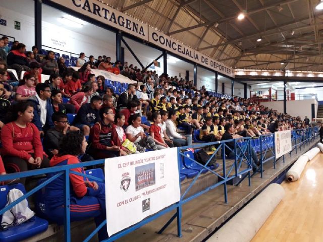 Plasticos Romero Cartagena y el Programa ADE viven una jornada de futbol sala con escolares de nueve colegios de la ciudad - 1, Foto 1