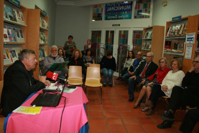 The writer loquino Francisco Jos Motos presents his new historical novel "The abyss in the border" in Totana, Foto 5