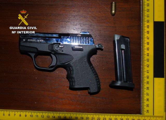 La Guardia Civil desmantela un invernadero de marihuana en una casa de campo - 5, Foto 5