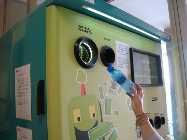 Ahora Murcia propone la instalación de máquinas de vending en las que los vecinos reciclen sus envases a cambio de vales - 1, Foto 1