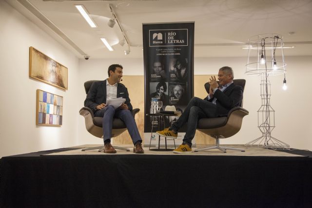 Blanca inunda su 'Río de Letras' de la mano de Boris Izaguirre - 1, Foto 1