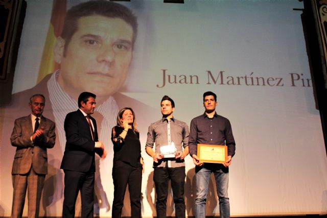 El Ayuntamiento de Alcantarilla tributa homenaje a los empleados municipales jubilados y fallecidos. Y realiza la entrega de distinciones al Cuerpo de la Policía Local, dentro de los actos conmemorativos del Patrón - 2, Foto 2