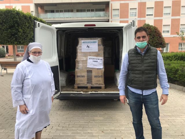 Dirección Humana entrega 1200 mascarillas sanitarias y 1000 kilos de productos de limpieza y desinfección a las Hermanitas de los Pobres para sus asilos de Murcia y Cartagena - 1, Foto 1