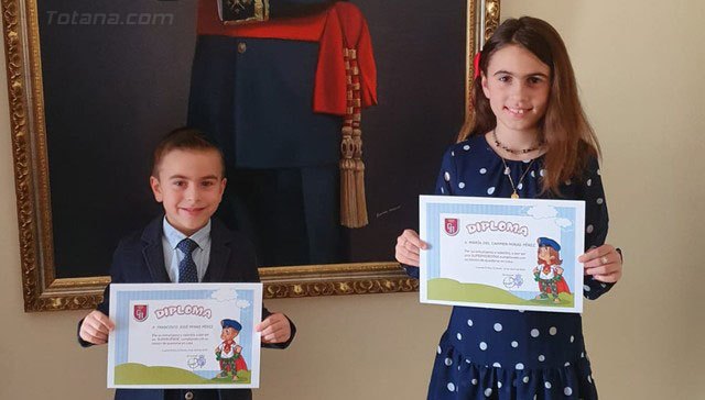 La Guardia Real envía a los niños los diplomas de superhéroes por estar en casa, Foto 1